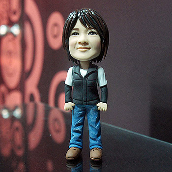 18公分背心女生公仔